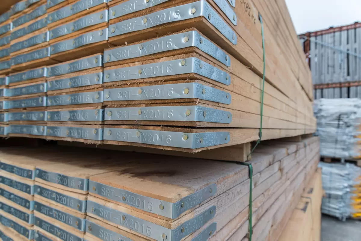 What is the standard size of scaffold boards? 